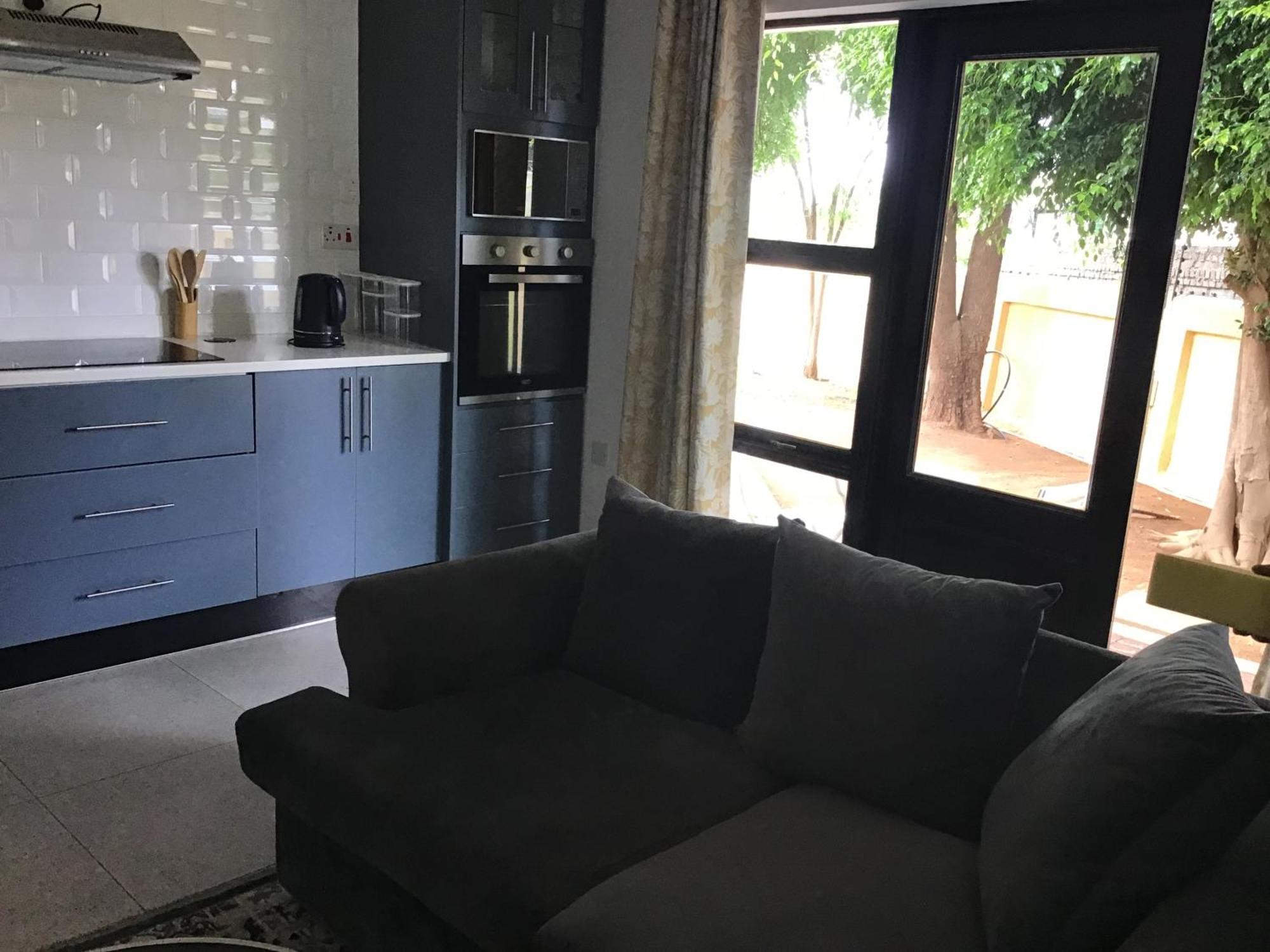 The Capital Guest House Gaborone Exterior photo